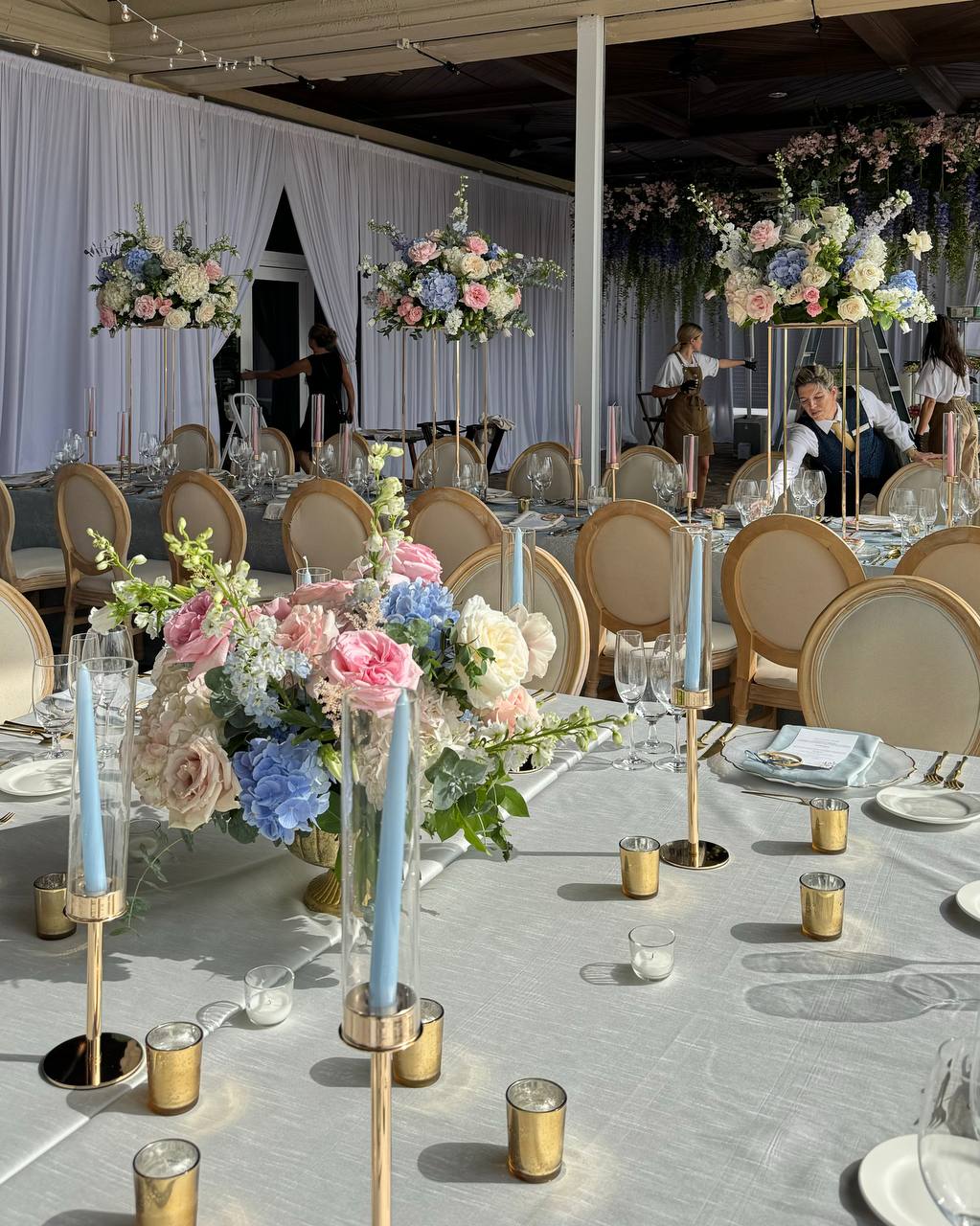 High Centerpieces - each centerpiece suits tables for up to 6 guests - All Me Flowers