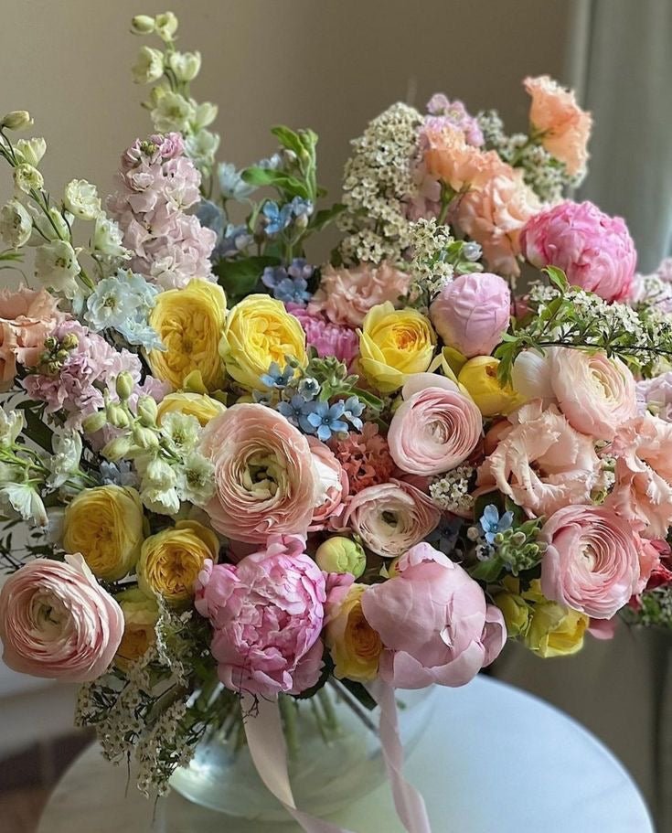 Pastel Flower Subscription - soft & timeless bouquets - All Me Flowers