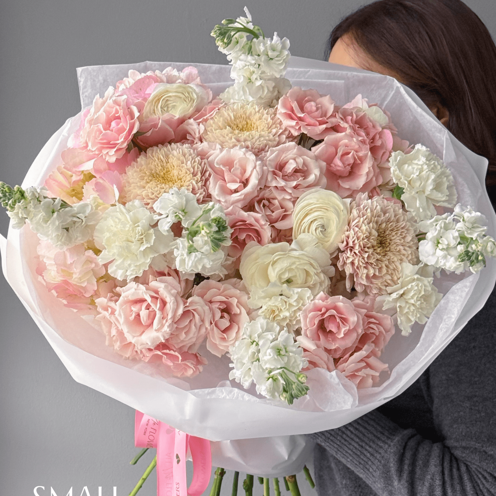 Round Bouquet “Blush” - roses, ranunculuses, hydrangeas, seasonal flowers - All Me Flowers