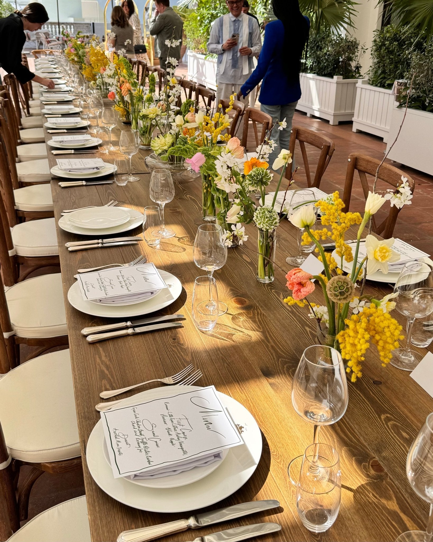 Table set of bud vases - options for tables of 6, 8, 10+ guests - All Me Flowers