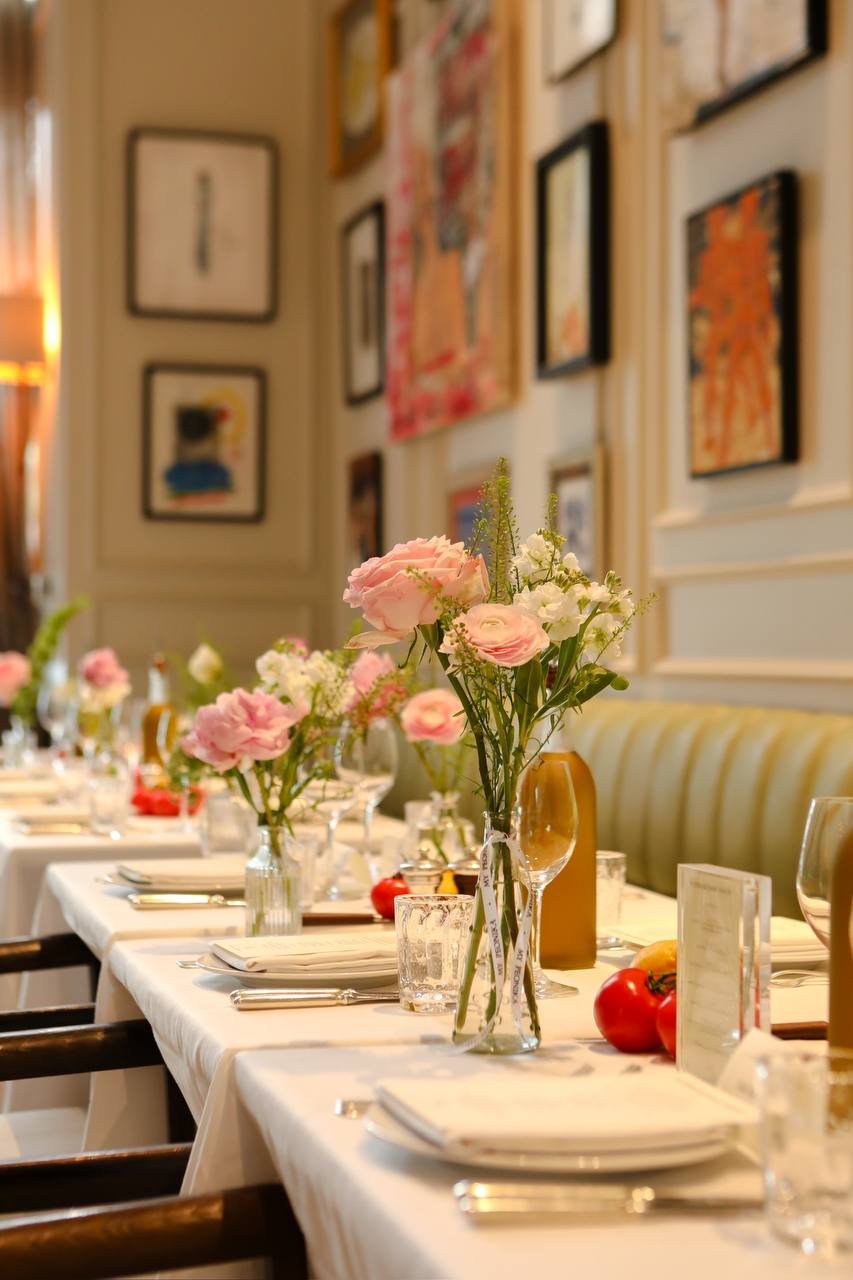 Table set of bud vases - options for tables of 6, 8, 10+ guests - All Me Flowers