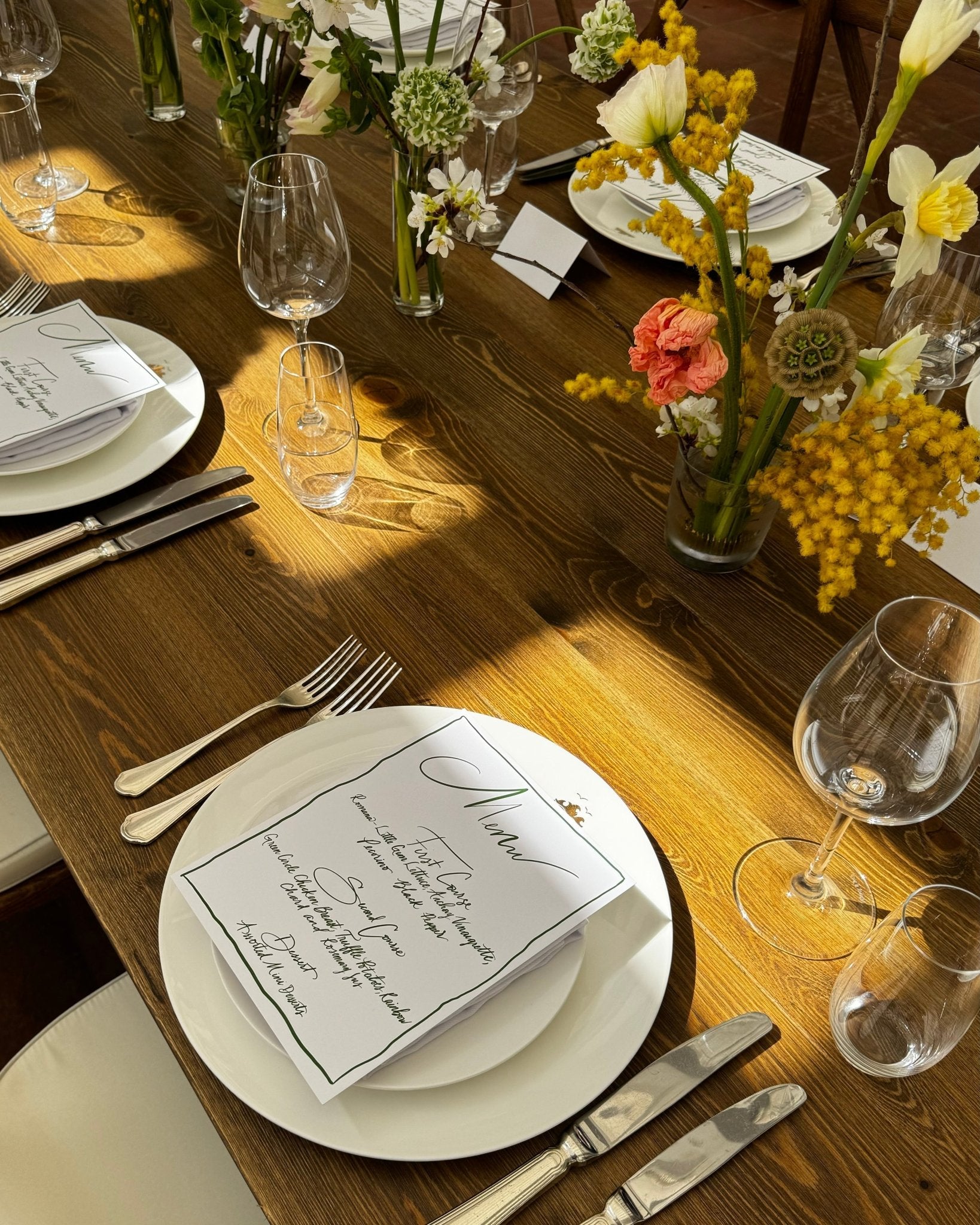Table set of bud vases - options for tables of 6, 8, 10+ guests - All Me Flowers