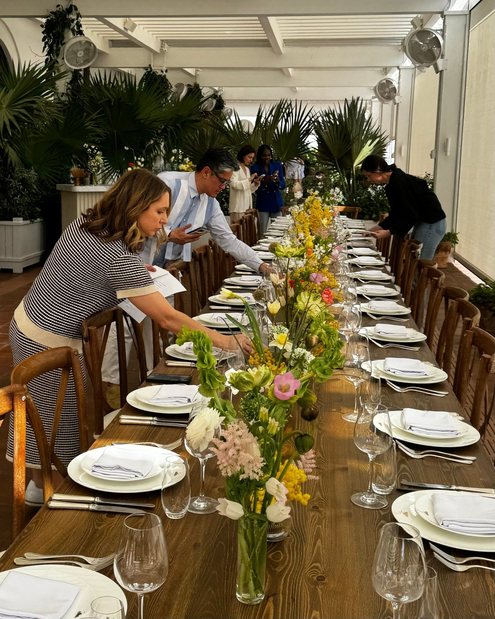 Table set of bud vases - options for tables of 6, 8, 10+ guests - All Me Flowers