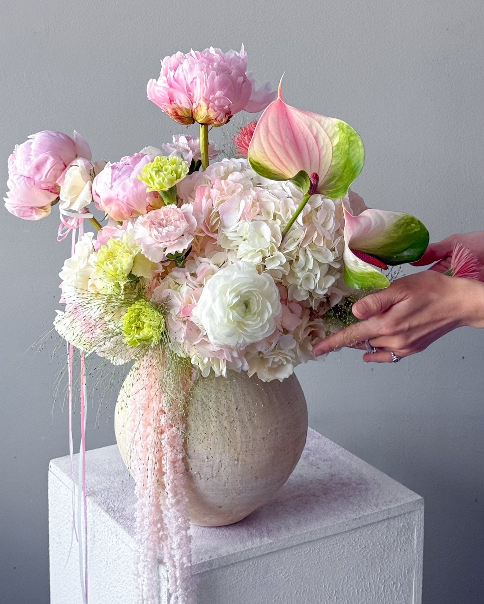 Vase Arrangement “Blush” - hydrangeas, roses, seasonal flowers, vase included - All Me Flowers