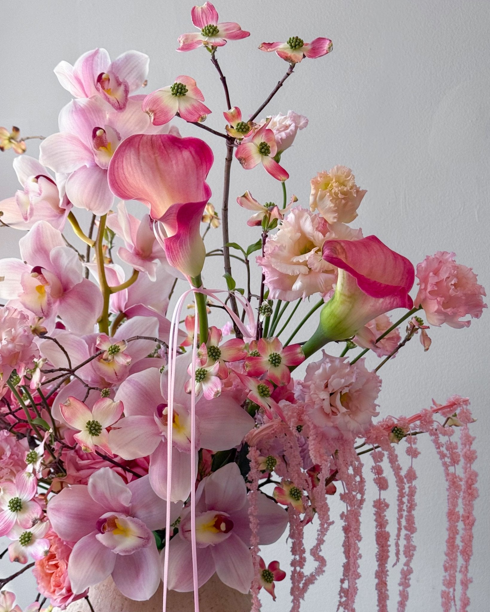 Vase Arrangement “Blush” - hydrangeas, roses, seasonal flowers, vase included - All Me Flowers