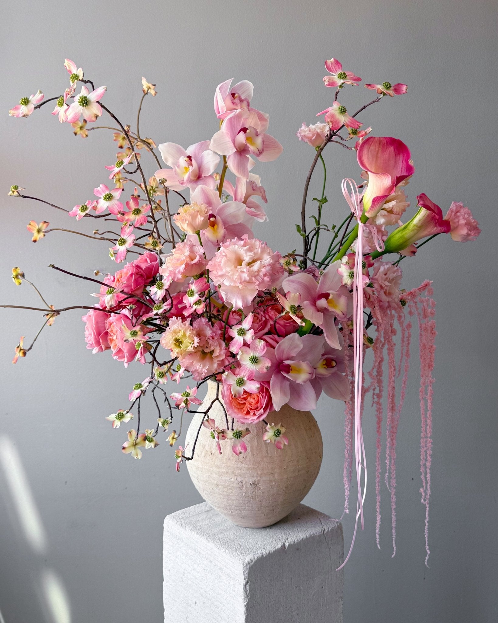 Vase Arrangement “Blush” - hydrangeas, roses, seasonal flowers, vase included - All Me Flowers