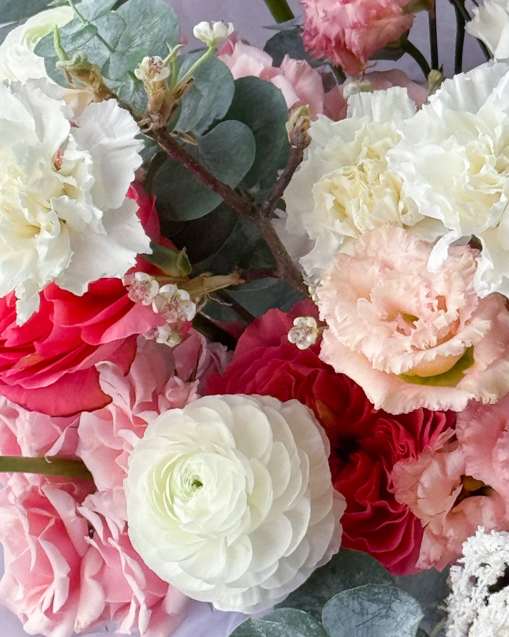 Vase Arrangement “Blush” - hydrangeas, roses, seasonal flowers, vase included - All Me Flowers