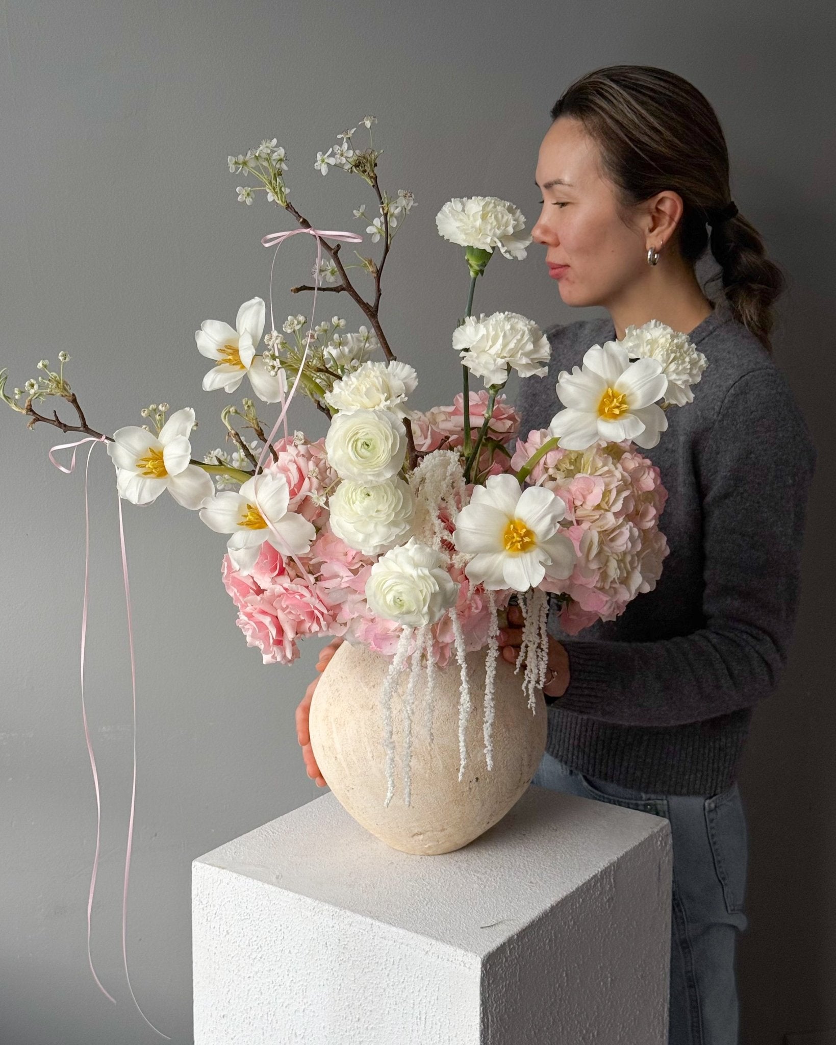 Vase Arrangement “Blush Serenity” - hydrangeas, roses, tulips, seasonal flowers, vase included - All Me Flowers