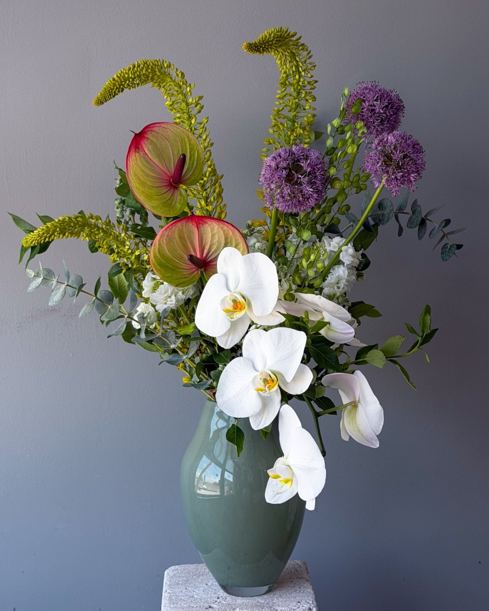 Vase arrangement “Cloud Nine” - orchids, anthuriums, seasonal flowers, vase included - All Me Flowers