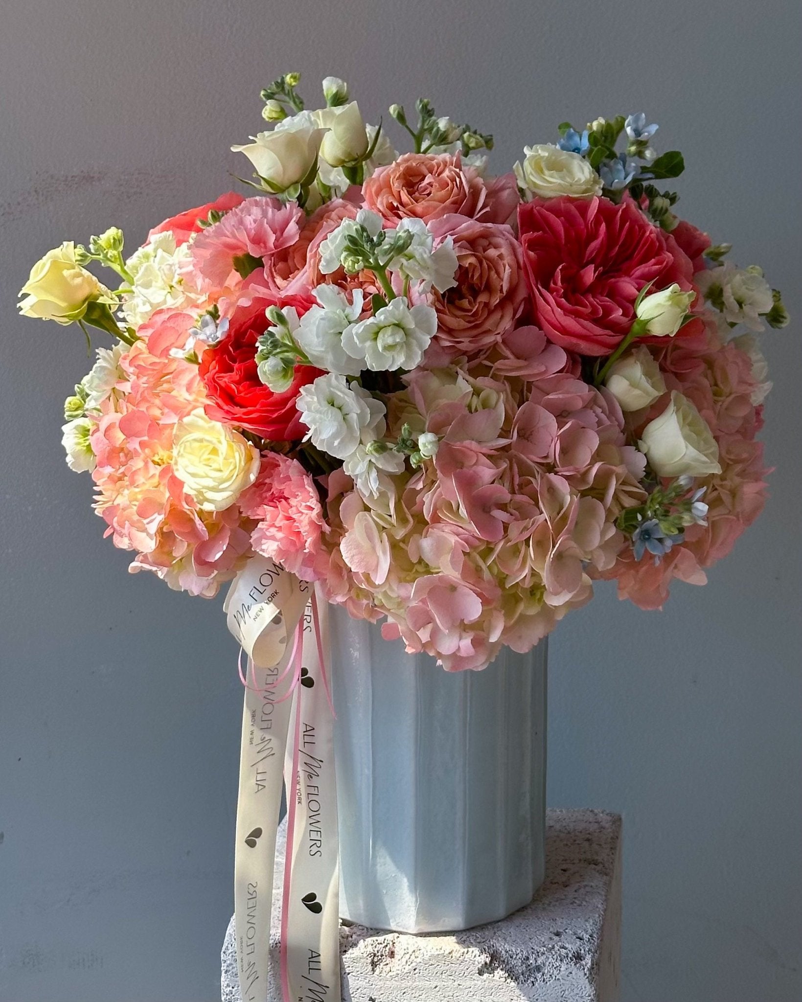 Vase Arrangement “Cotton” - hydrangeas, roses, seasonal flowers, vase included - All Me Flowers