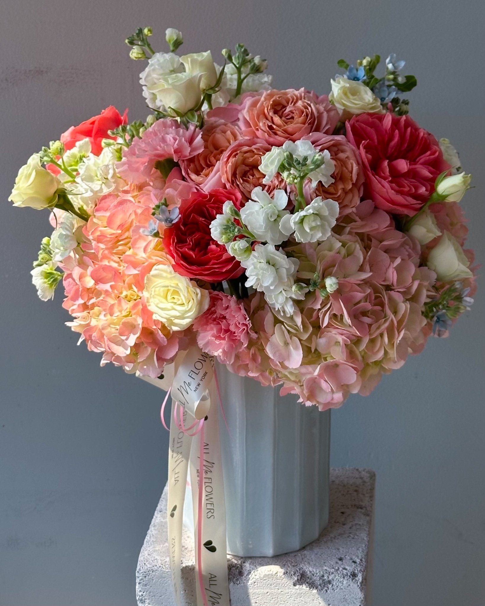 Vase Arrangement “Cotton” - hydrangeas, roses, seasonal flowers, vase included - All Me Flowers