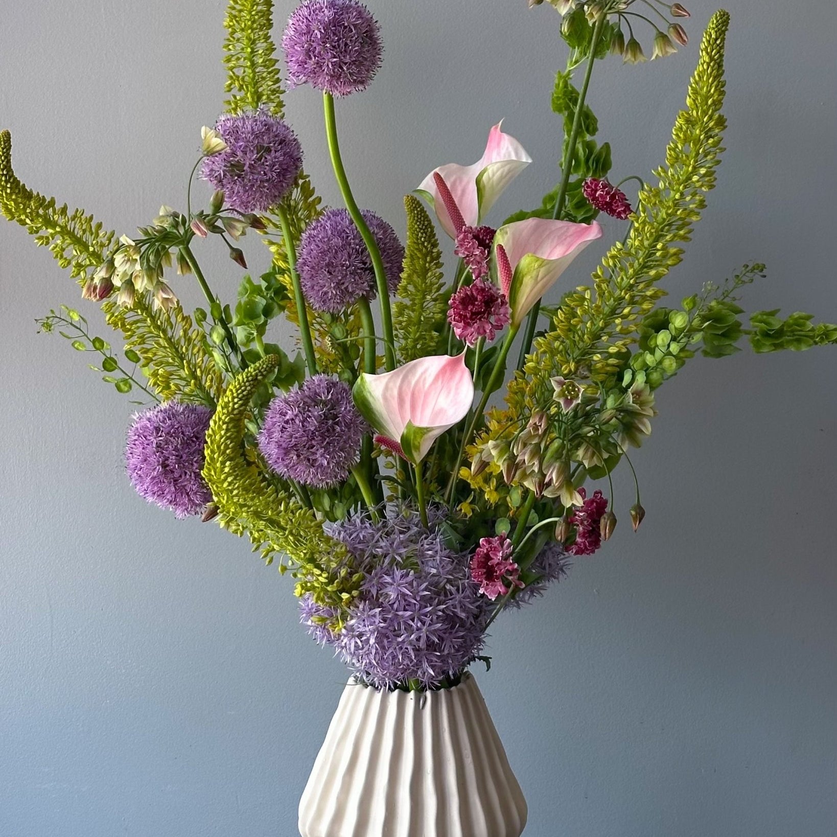 Vase Arrangement "Forest Reverie" - seasonal flowers, vase included - All Me Flowers