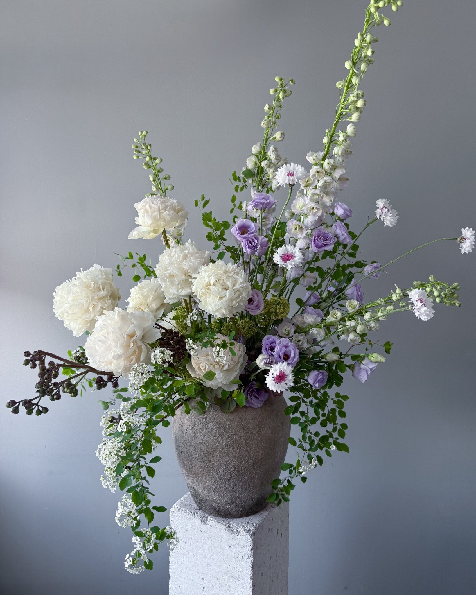Vase Arrangement "Green Poetry" - peonies, hydrangeas, seasonal flowers, vase included - All Me Flowers
