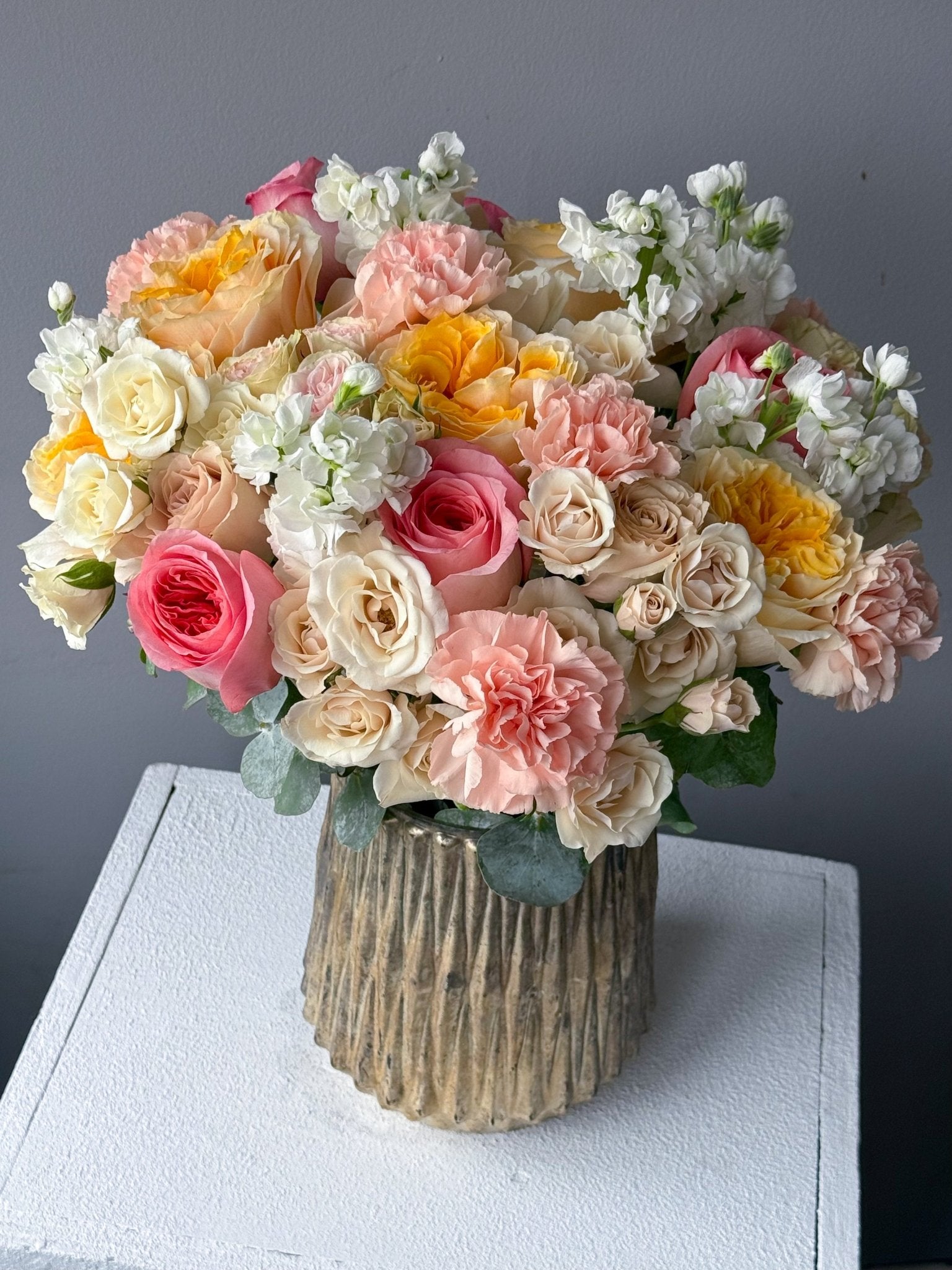 Vase Arrangement “Pastel Bloom” - garden roses, ranunculuses, seasonal flowers, vase included - All Me Flowers