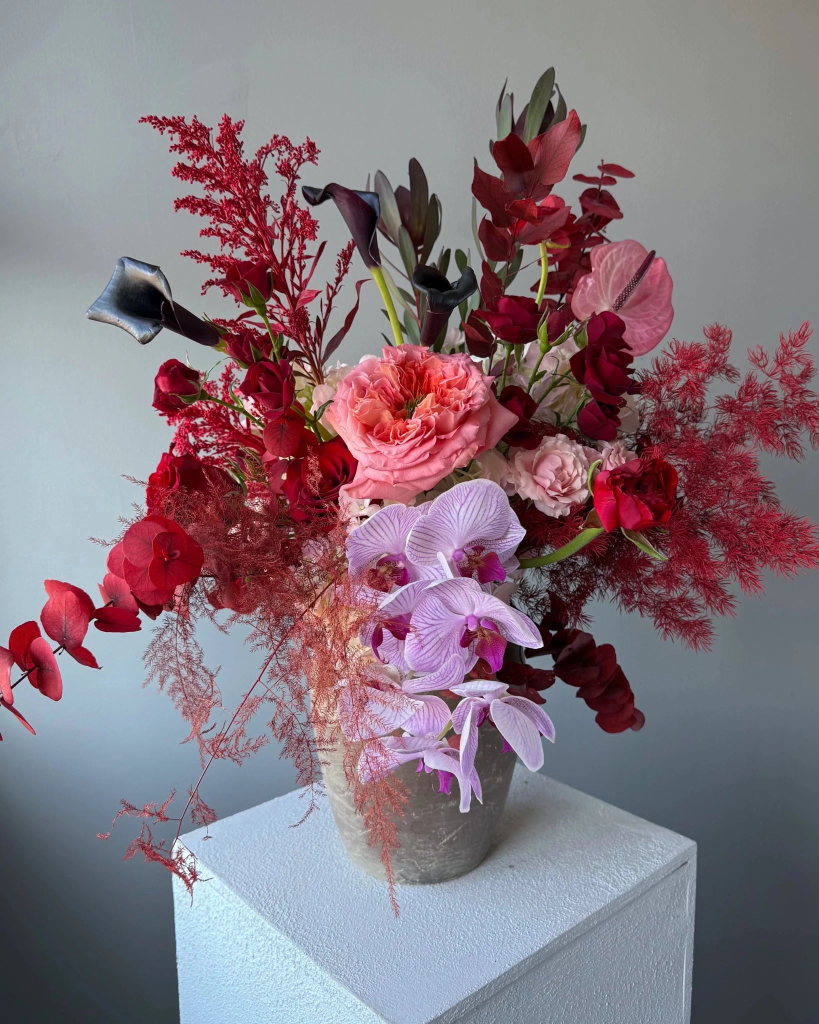 Vase Arrangement "Ruby" - roses, seasonal flowers, vase included - All Me Flowers