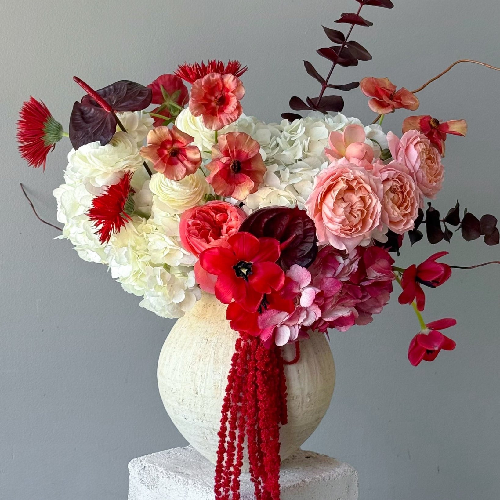 Vase Arrangement “Velour” – red roses, hydrangeas, seasonal flowers - All Me Flowers