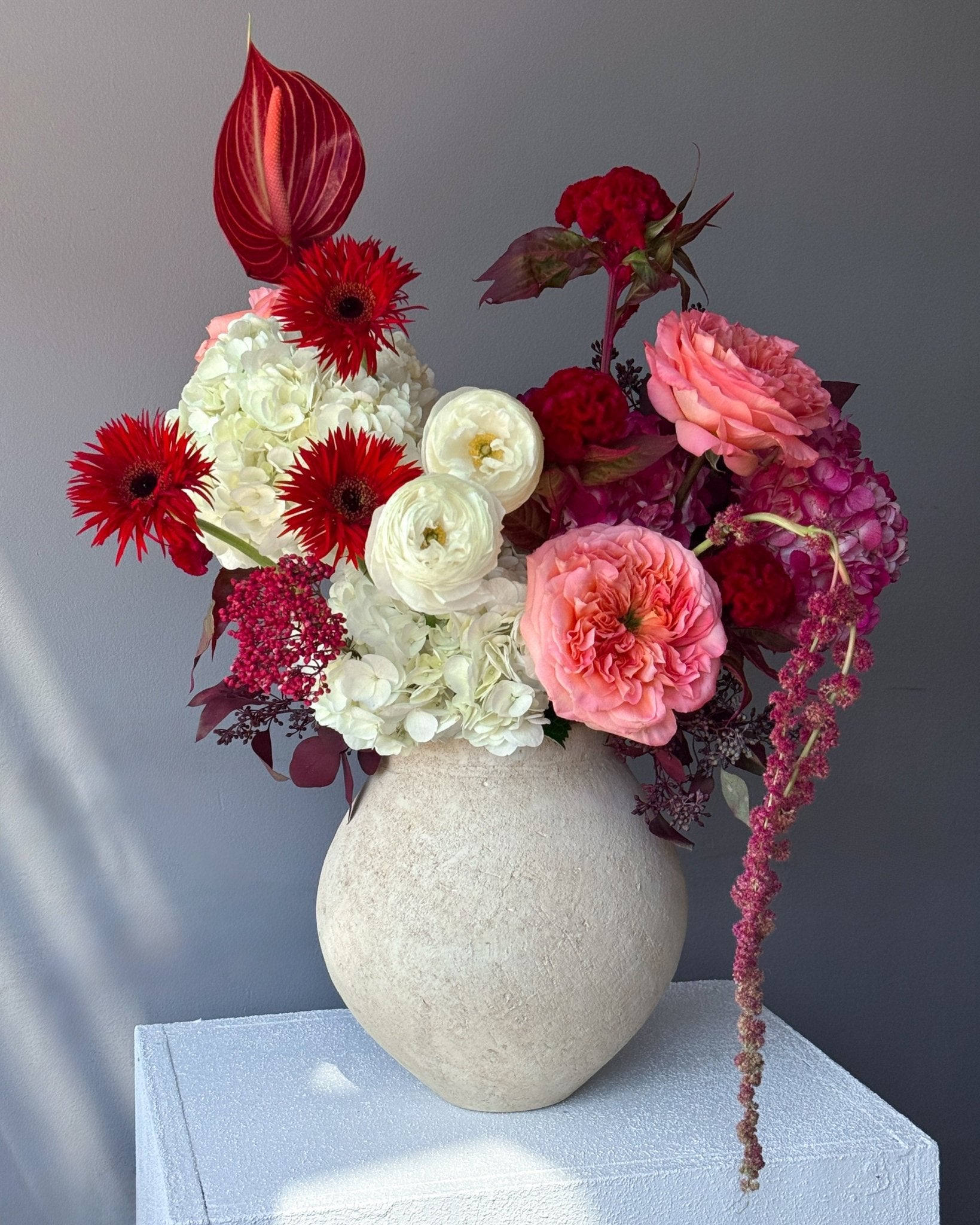 Vase Arrangement “Velour” – red roses, hydrangeas, seasonal flowers - All Me Flowers