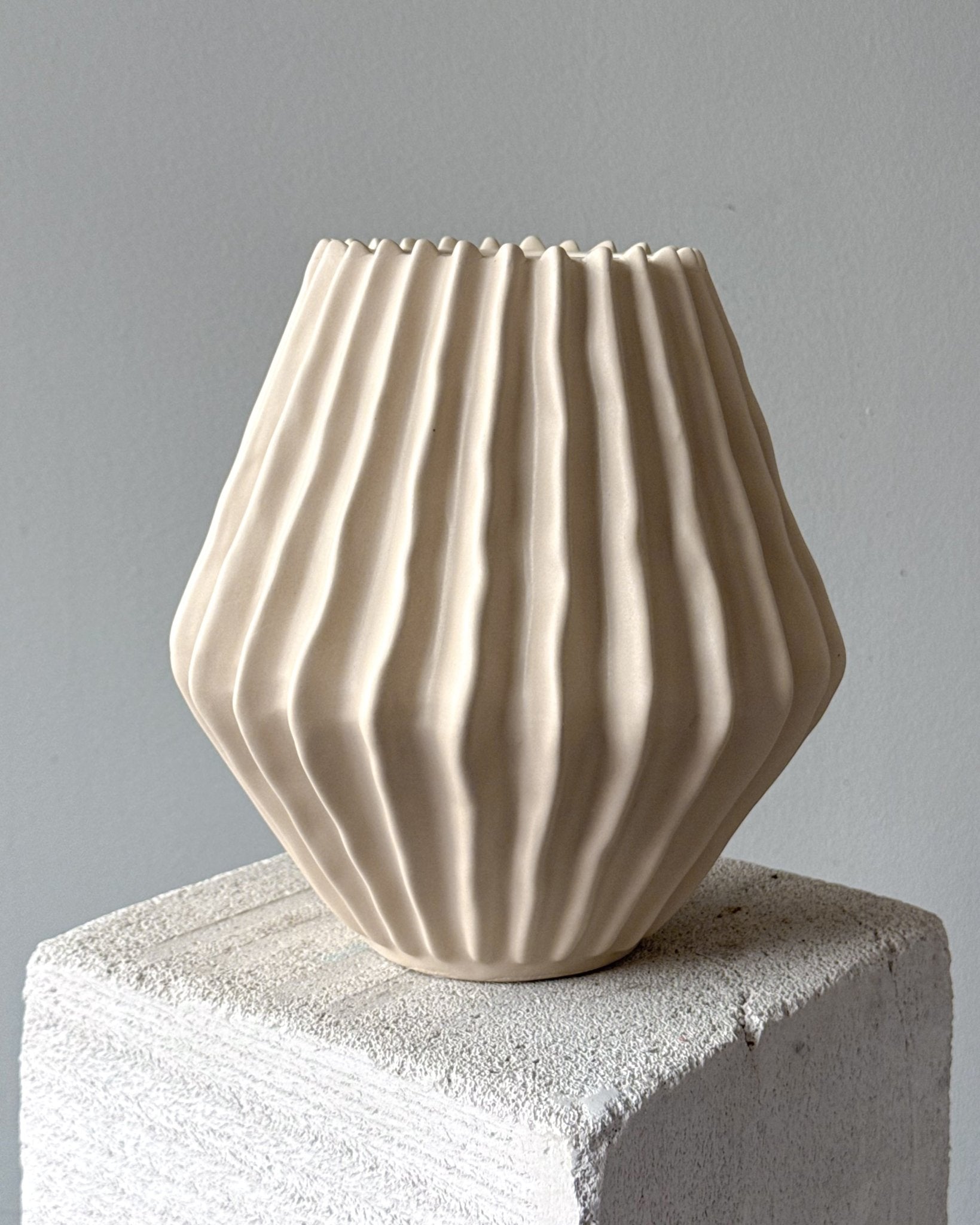 Vase N.2 - medium ceramic vase - All Me Flowers