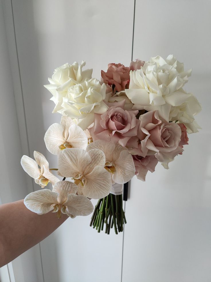wedding-bouquet-nude-ivory-beige-roses-orchids-nyc